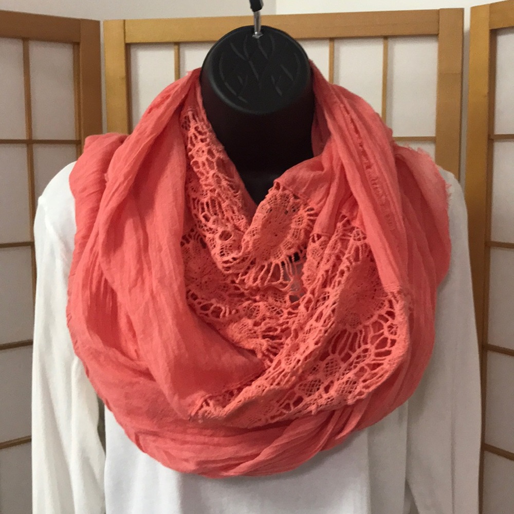 Infinity scarf with lace